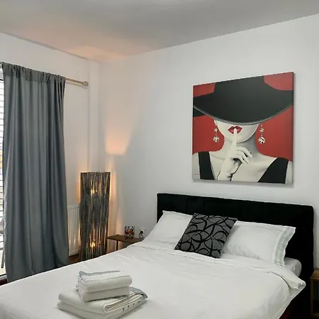 Casa De Ralu - Near Coresi Shopping Center *